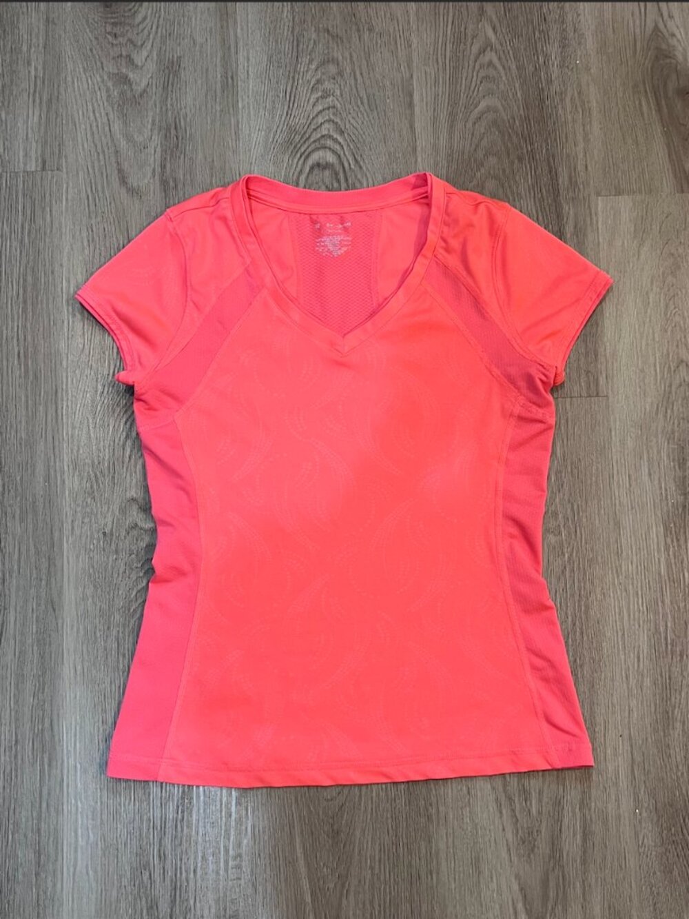 Tek Gear Neon Pink Athletic V-Neck Performance Tee Size Small